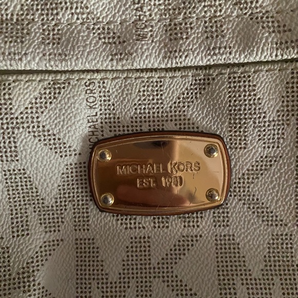 MK BACKPACK - Picture 5 of 6